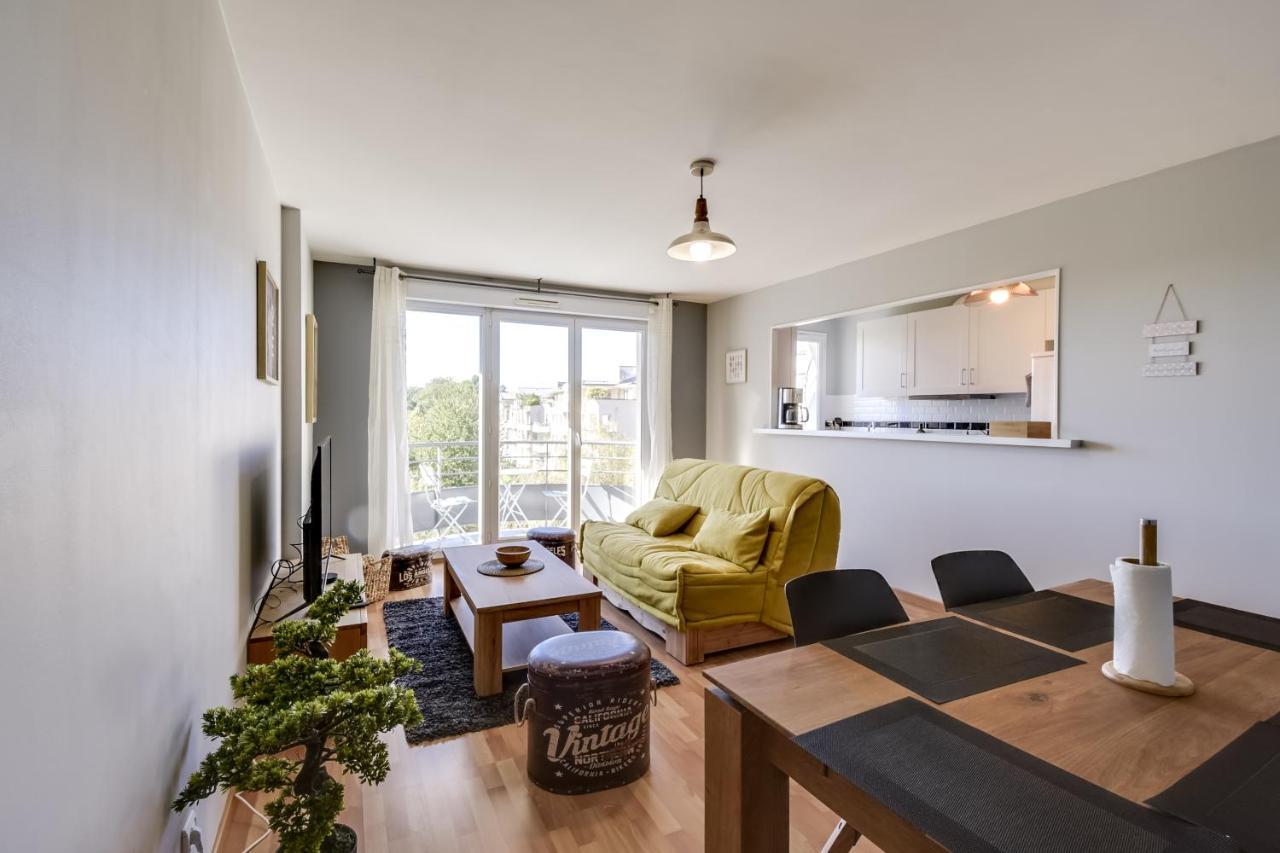 Ferienwohnung Chic Apart With Parking And Balcony Cergy Exterior foto