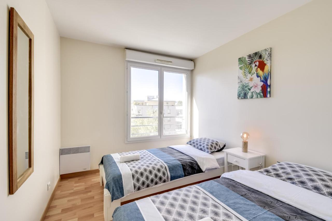 Ferienwohnung Chic Apart With Parking And Balcony Cergy Exterior foto