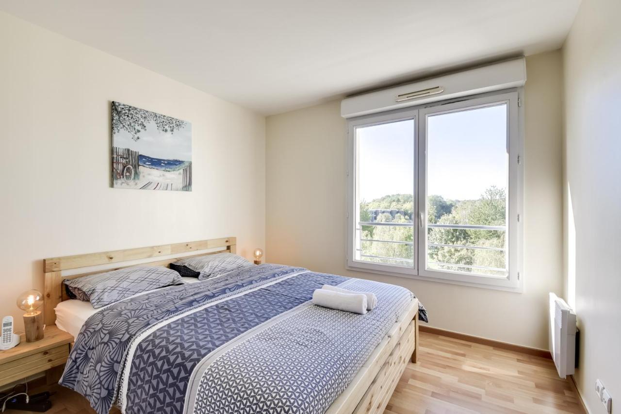 Ferienwohnung Chic Apart With Parking And Balcony Cergy Exterior foto