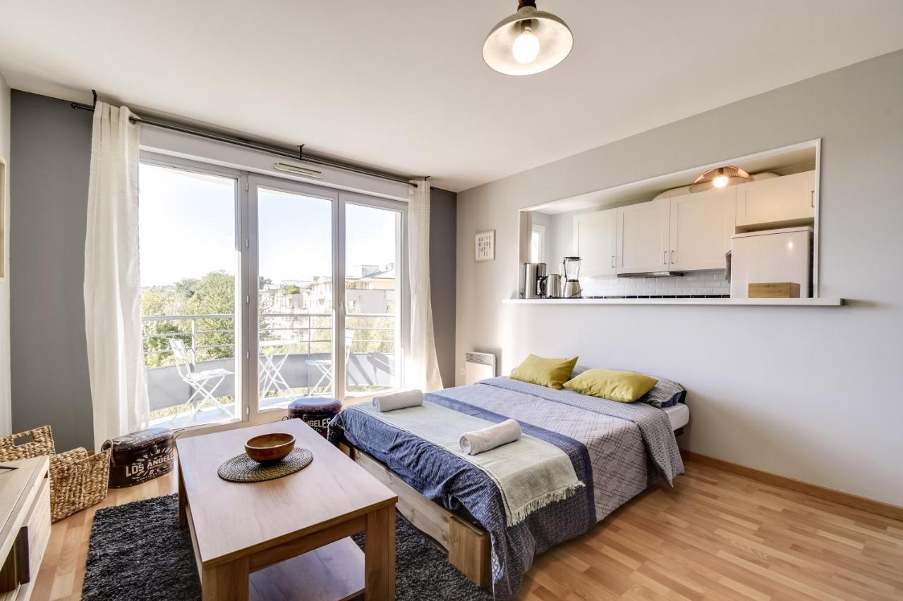 Ferienwohnung Chic Apart With Parking And Balcony Cergy Exterior foto