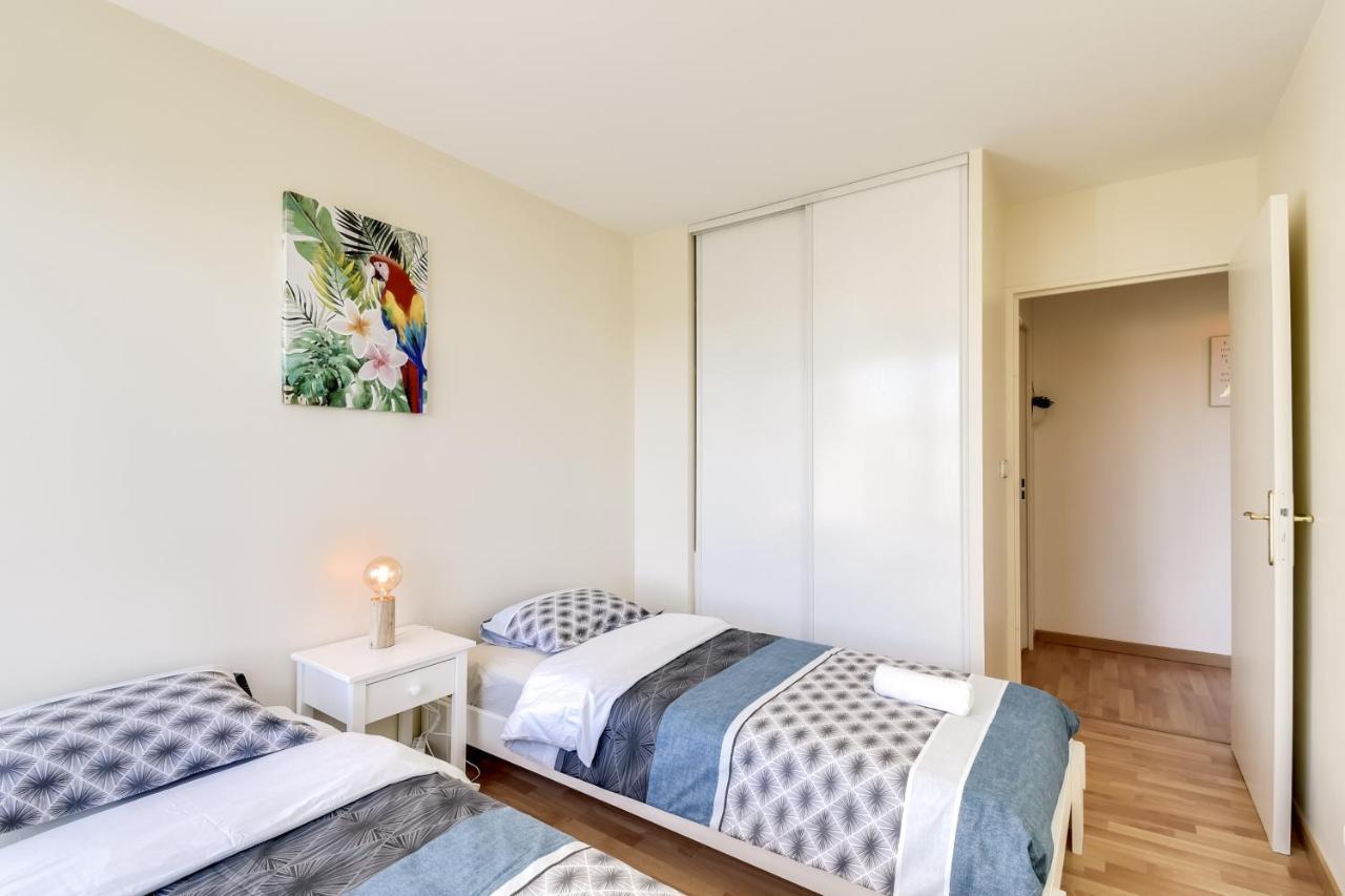Ferienwohnung Chic Apart With Parking And Balcony Cergy Exterior foto